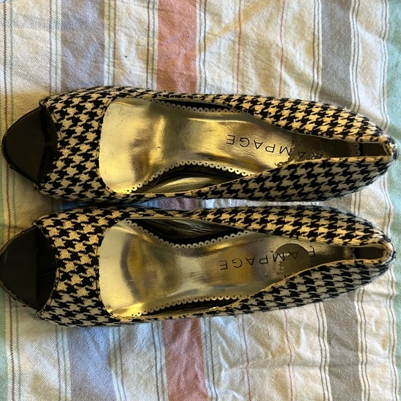Open Toe, Houndstooth Print Heels - Picture 4 of 4
